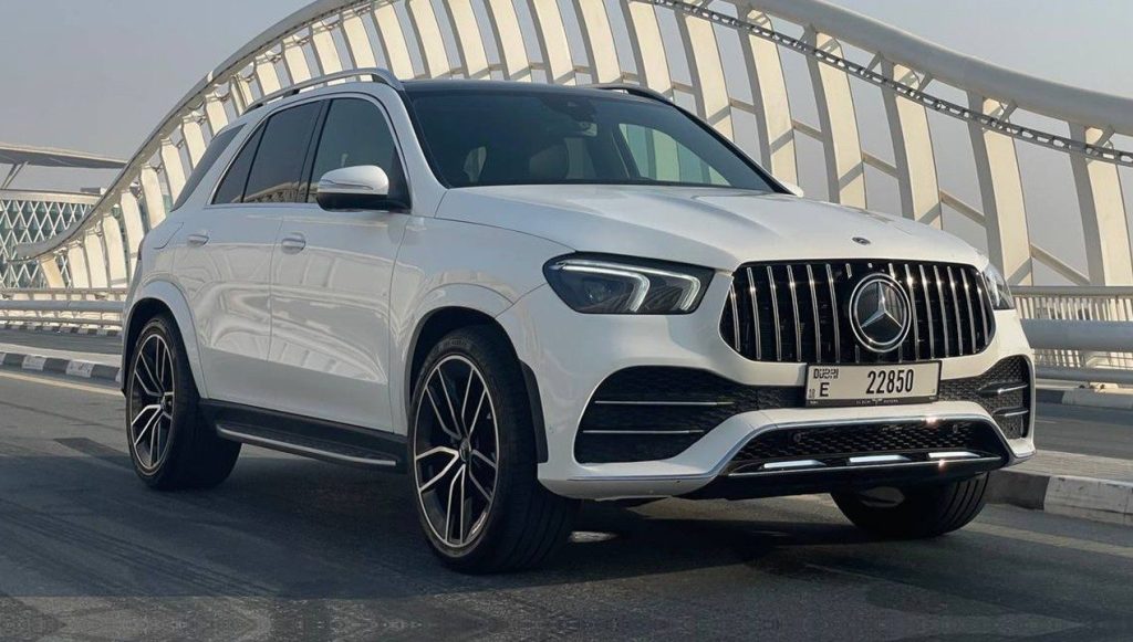 Noleggia Mercedes GLE 350 a Dubai