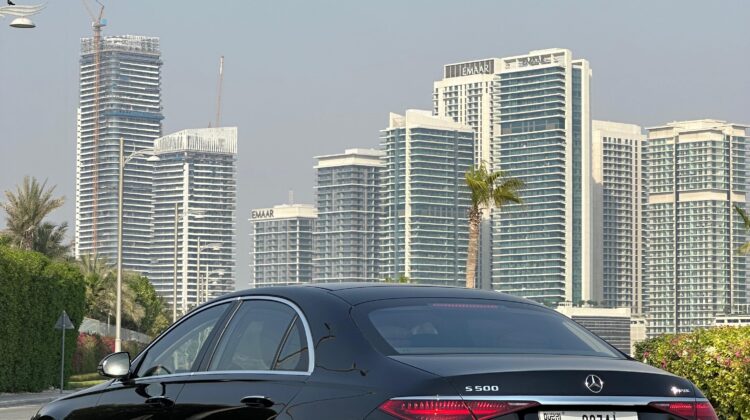 استئجار مرسيدس S500 (أسود)