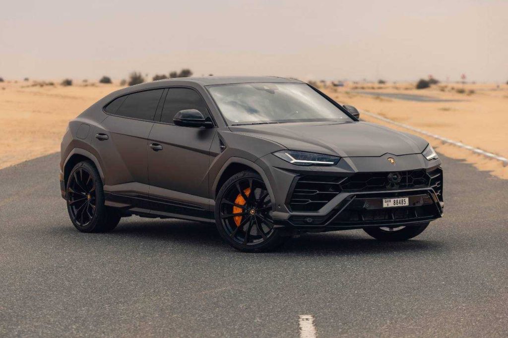 Noleggia Lamborghini Urus a Dubai