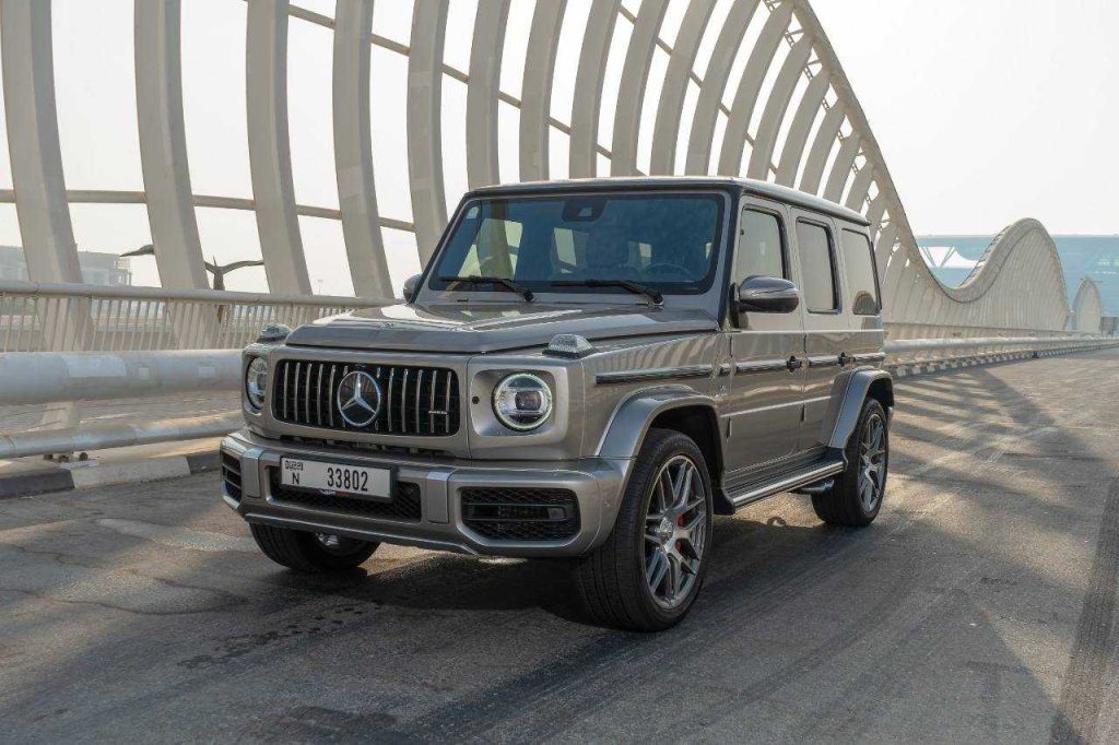 租 Mercedes G63 AMG (灰色)