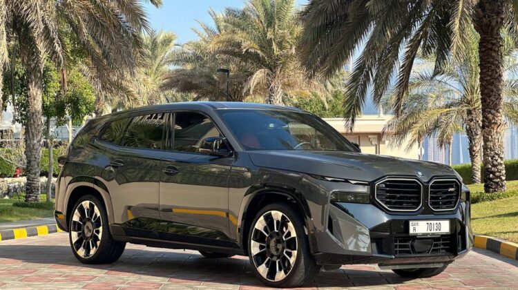 Louer une BMW XM au mois à Dubaï