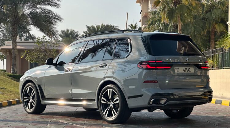 Noleggio BMW X7